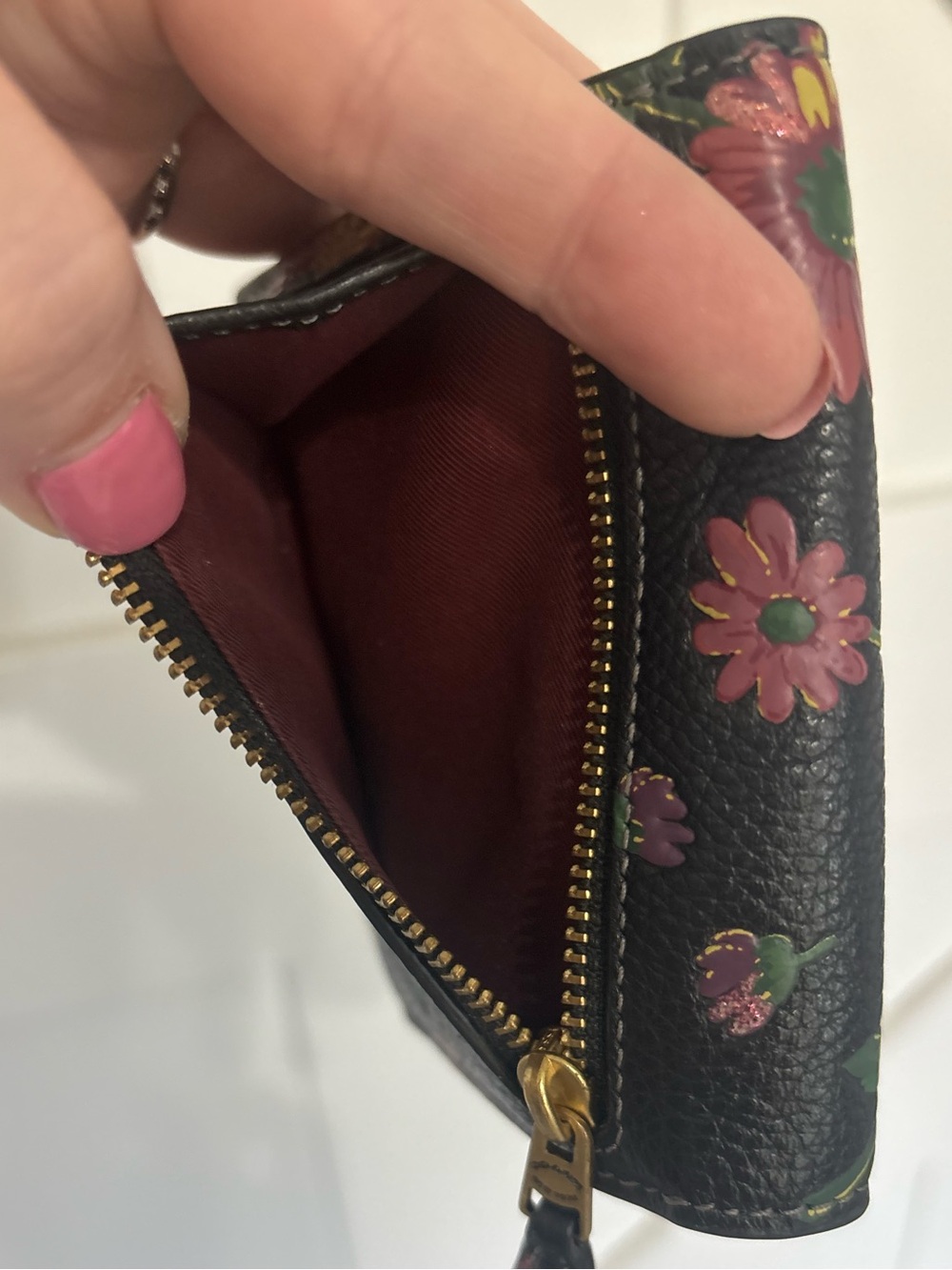 EUC Coach Leather Wyn Wallet in Printed Floral - Picture 7 of 13